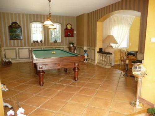 Les Baux De Provence Villa Sleeps 8 Pool Wifi