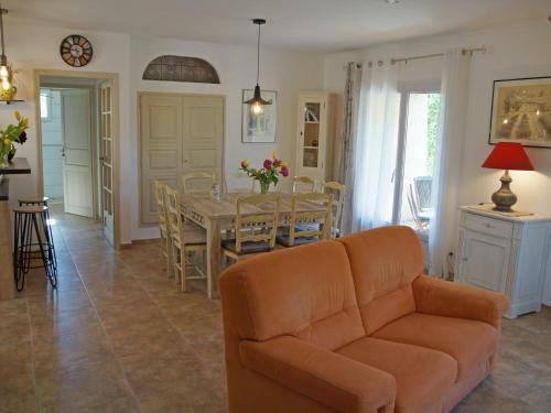 Luxurious Holiday Home In Le Val With Private Pool