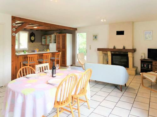 Holiday Home Jo�lle (vdm100)