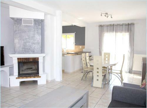 Holiday Home Chemin Du Vic - 2