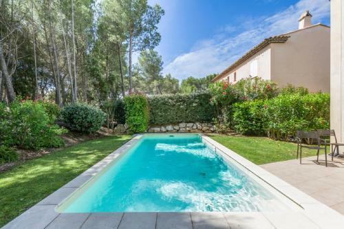 Exclusive Four Bedrooms Villa (8 People)