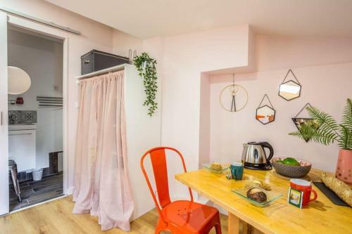 Apartamentos Charming Little Next In Vieux-lyon By Guestready