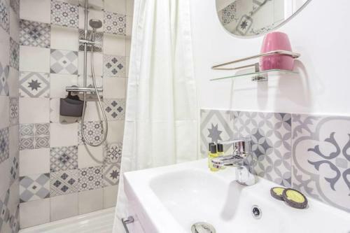 Apartamentos Charming Little Next In Vieux-lyon By Guestready