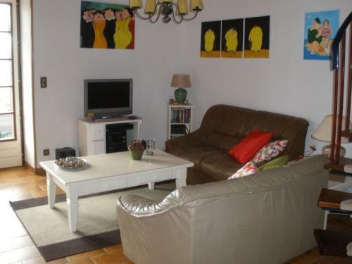 Cozy Accommodation With Private Pool In Millay