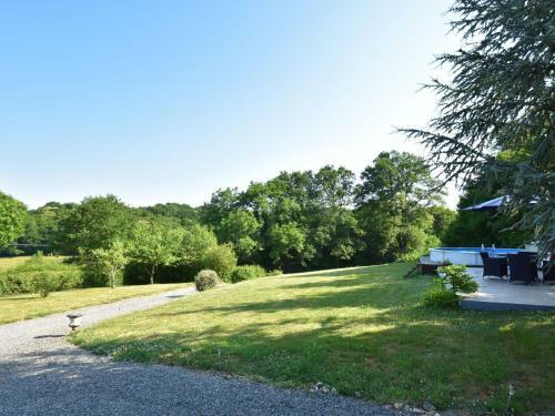 Cozy Accommodation With Private Pool In Millay
