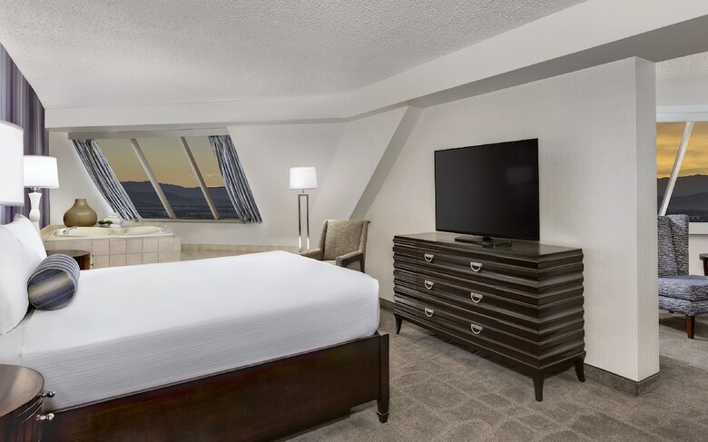 Luxor Hotel And Casino