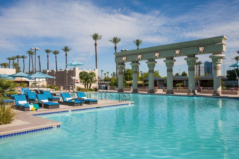Luxor Hotel And Casino