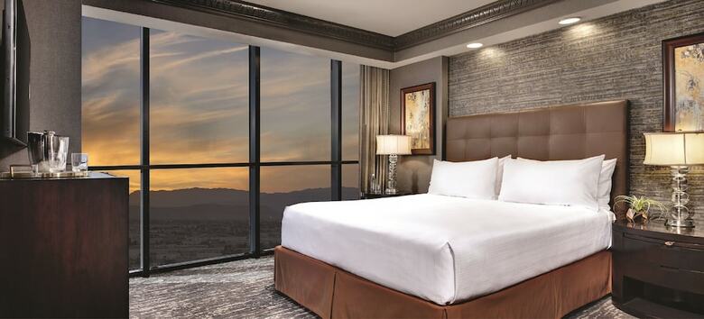 Luxor Hotel And Casino