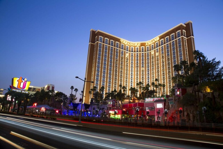Hotel Treasure Island