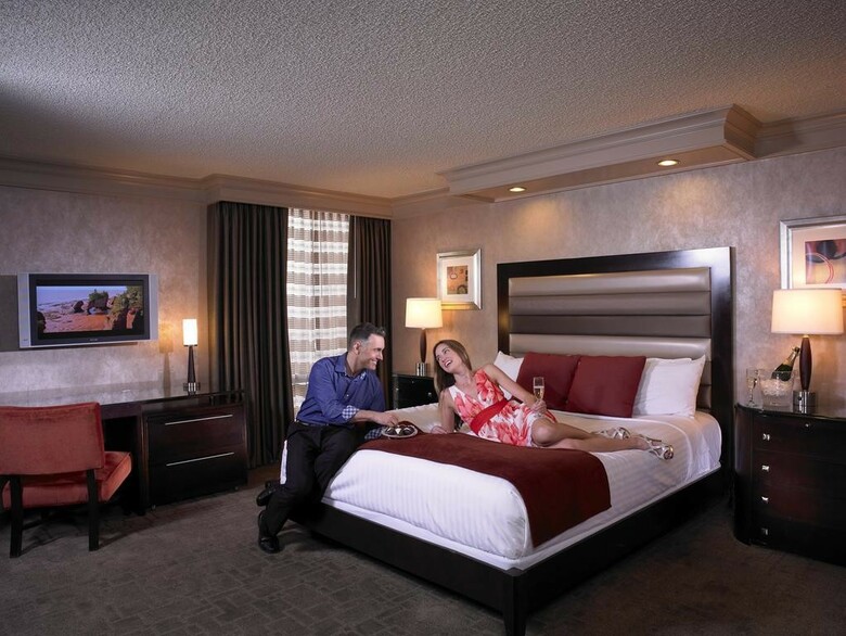 Hotel Treasure Island