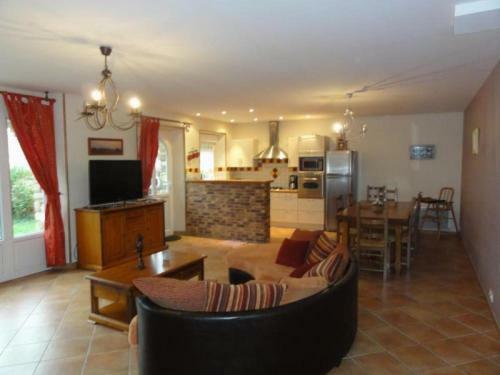 House Montsurvent - 6 Pers, 100 M2, 4/3