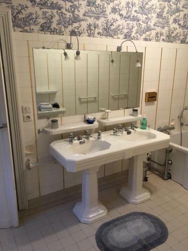 Hostal Le Manoir De La Gravi�re