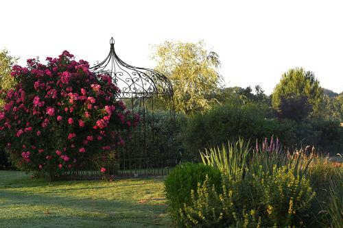 Bed & Breakfast Domaine De La Locheti�re Chambres D'h�tes