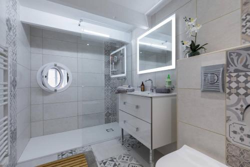 Apartamento Barillerie - Loft Moderne, Face Mer, Vieux-nice.