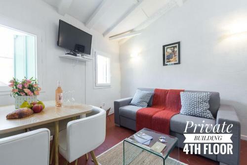 Apartamento Private Building, 4 Apts, Unique At Nice - Old Town