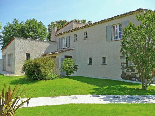 Luxurious Villa At Le Plan-de-la-tour With Swimming Pool