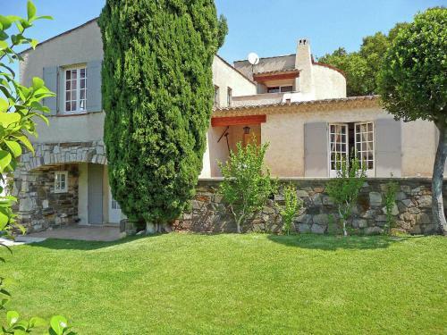 Luxurious Villa At Le Plan-de-la-tour With Swimming Pool
