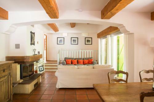 Tavernes Villa Sleeps 8 Pool Wifi