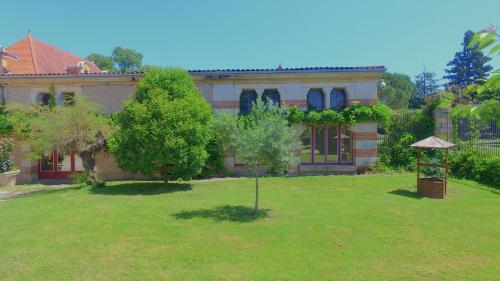 Bed & Breakfast Ch�teau De Lastours