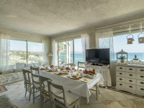 Luxurious Villa In Les Issambres With Jacuzzi