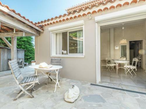 Luxurious Villa In Les Issambres With Jacuzzi