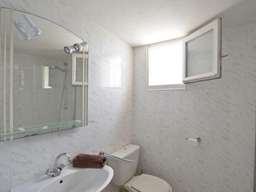 Spacious Villa In Var With Swimming Pool