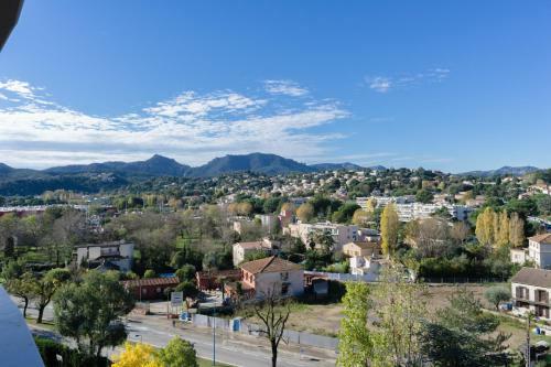 Apartamento Appartement 7�me �tage, Vue Iles de L�rins