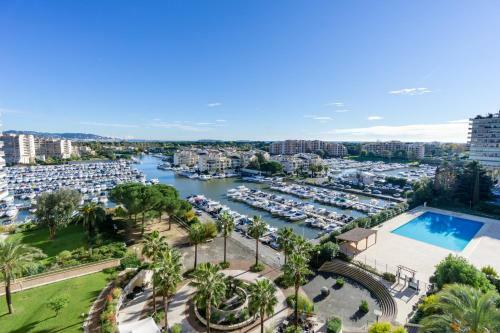 Apartamento Appartement 7�me �tage, Vue Iles de L�rins