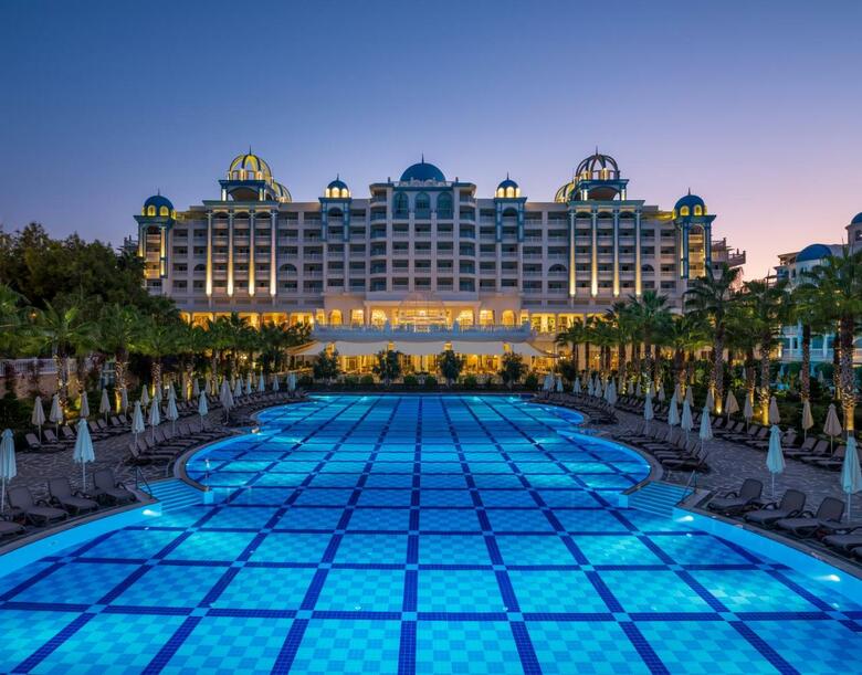 Hotel Rubi Platinum Spa Resort & Suites