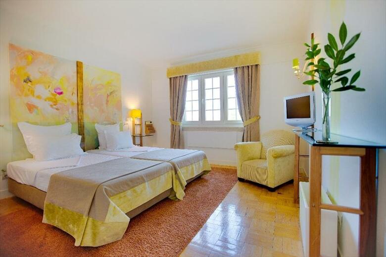 Hotel � Fonte Santa