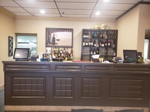 Hotel Admiral Inn & Suites