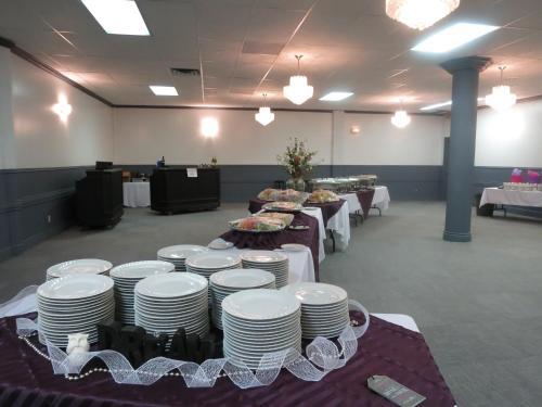 Hotel Admiral Inn & Suites