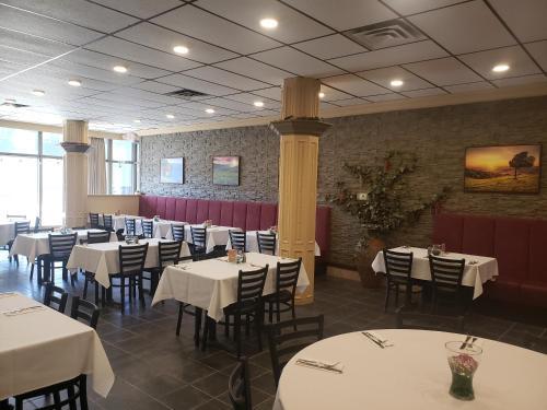 Hotel Admiral Inn & Suites
