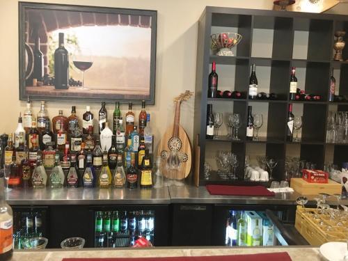 Hotel Admiral Inn & Suites