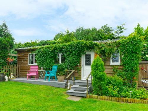 The Log Cabin, Craven Arms