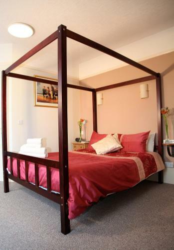 Best Western Deincourt Hotel