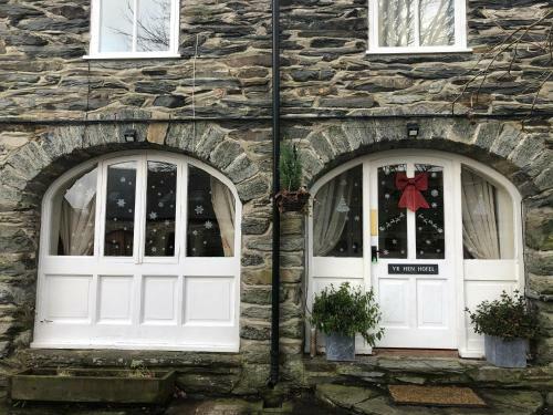 Bryn Melyn Farm Cottages