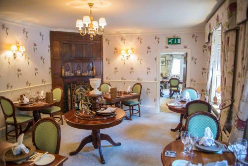 Riverside House Hotel