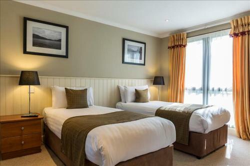 Cameron House Four Bedroom Deluxe Lodge L87