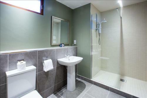 Cameron House Two Bed Detached Lodge With View L51