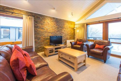 Cameron House Two Bed Detached Lodge With View L51