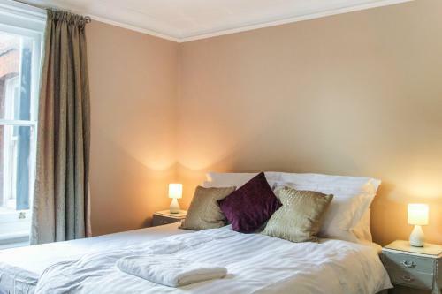 Devonshire House, 5 Bedroom House, Sleeps 12