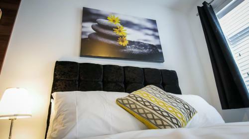 Ur City Pad - Richmond Apartments