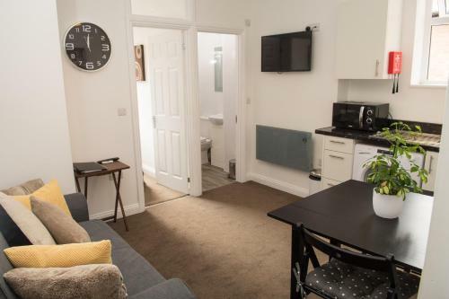 Apartamento Moseley Mews Village Suites- Yellow