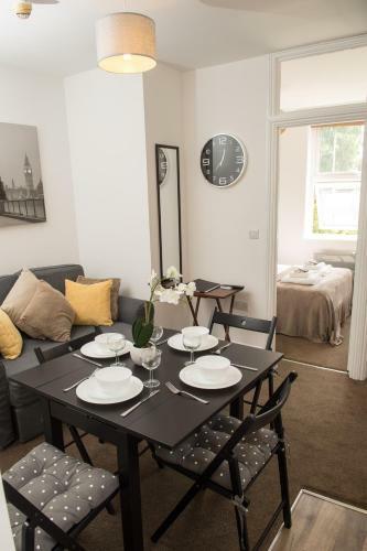 Apartamento Moseley Mews Village Suites- Yellow