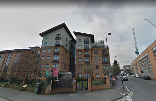 Icc/arena/fiveways Central Apartment.