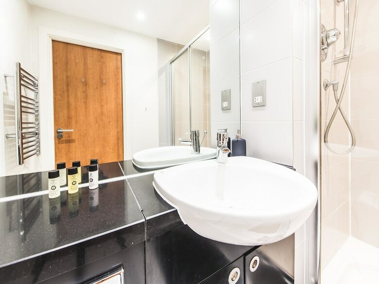 First Stay Apartments - The West Suite