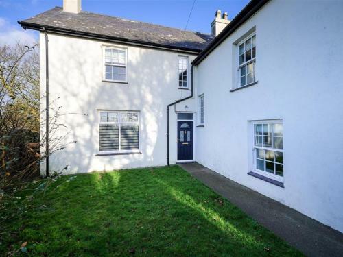 Beautiful Mansion In Botwnnog With A Private Garden