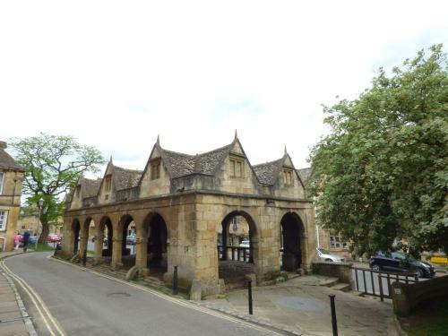 Magnolia Tree Cottage, Cheltenham