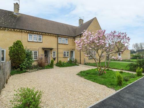 Magnolia Tree Cottage, Cheltenham